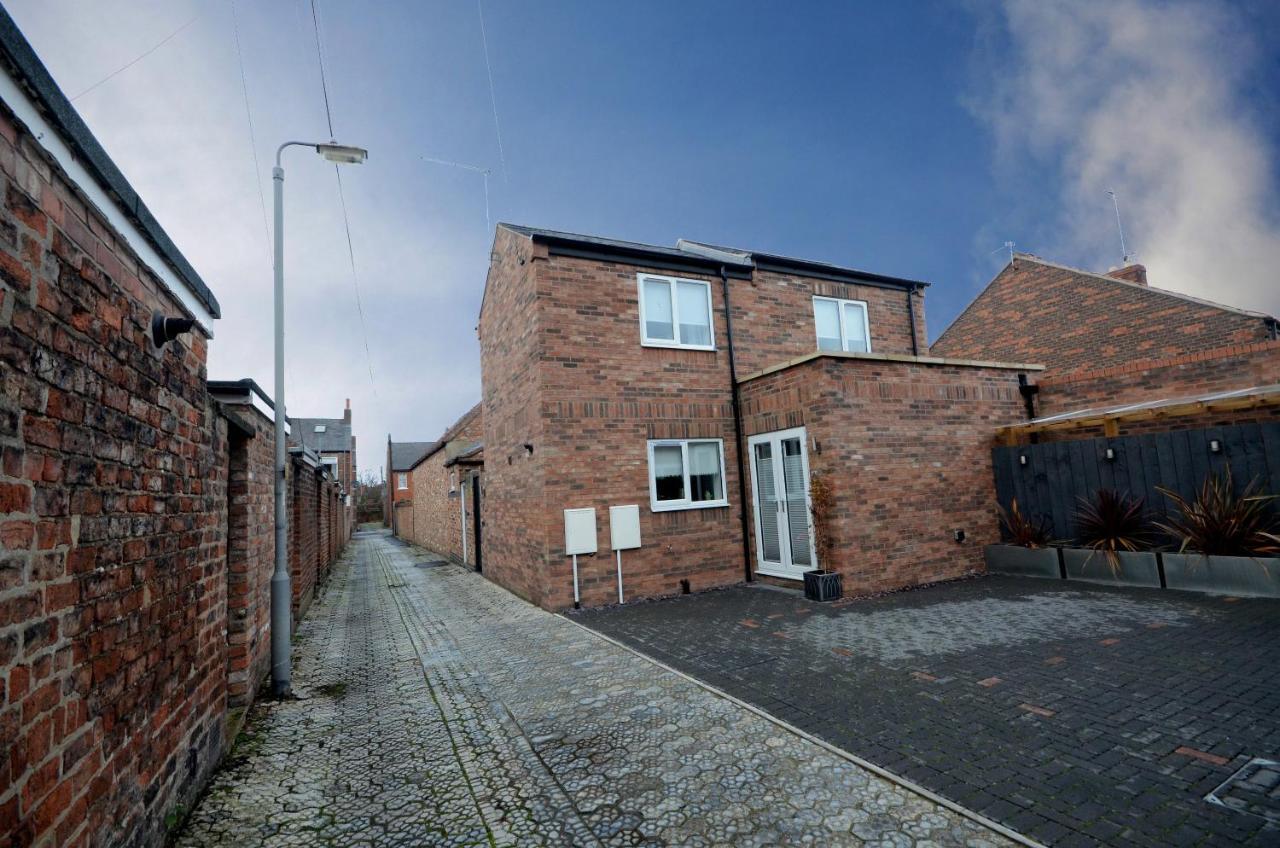 The Mews - 2 Bedroom Luxury, Spacious House With Free Parking York Esterno foto