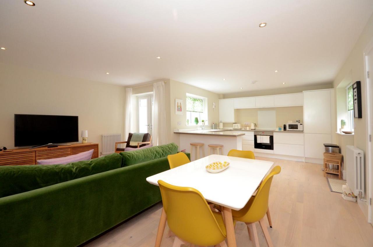 The Mews - 2 Bedroom Luxury, Spacious House With Free Parking York Esterno foto